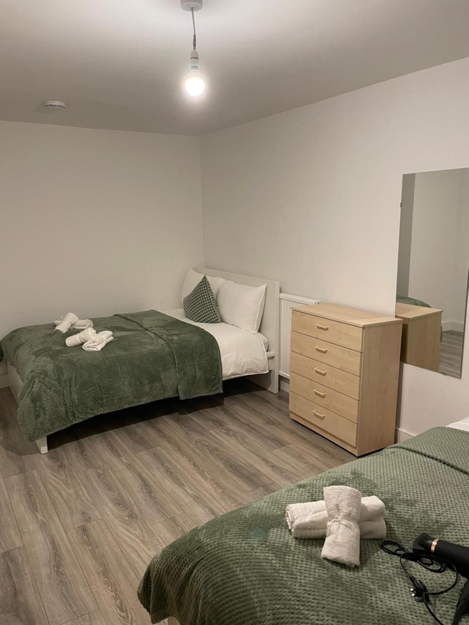 Lovely Triple And Quadruple Rooms In Euston & Square In Central Londres Exterior foto
